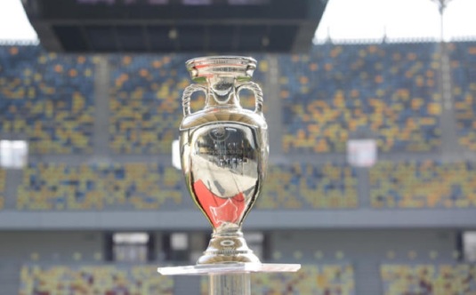 Trofeul UEFA Euro 2020 a ajuns la Bucureşti. Nicuşor Dan: ”E o sărbătoare a fotbalului european”. Dorinel Munteanu, ambasadorul competiţiei în România