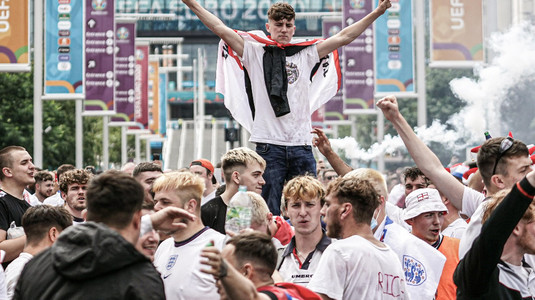Finala Euro 2020 | Englezii s-au dezălnţuit! Fanii au făcut spectacol în afara stadionului Wembley, cu opt ore înainte de meci VIDEO