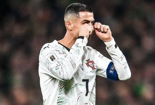 Pe cine şi-a vărsat nervii Ronaldo: "M-a felicitat că am pus presiune pe arbitru”. Selecţionerul Martinez îl apără: ”Unghiul face ca totul să pară mai rău”