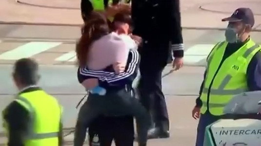 VIDEO | Messi şi soţia sa, Antonella, moment afectuos la aeroport! Imaginile fac înconjurul internetului