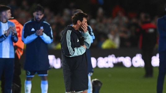 "Nu vreau să plec, nu vreau să părăsesc terenul". Discursul emoţionant al lui Messi la finalul meciului de retragere