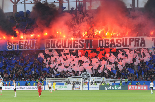 FOTO | Peluza Sud Steaua, derapaj la adresa lui Gigi Becali! Ce a apărut pe stadion la meciul cu Csikszereda