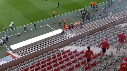 VIDEO | Incidente grave înainte de startul meciul Nice – Koln din Conference League. Un suporter a căzut de la o înălţime de cinci metri