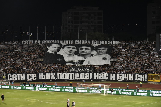 UEFA iese la atac! Un club de tradiţie a fost amendat cu 100.000 de dolari din cauza scandărilor fanilor. Mesajul afişat de suporteri