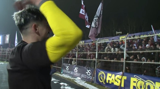 FOTO | Un fotbalist de la Slobozia s-a îmbrăcat cu tricoul Rapidului şi s-a bucurat cu galeria adversă: "M-am simţit ca pe un mic Giuleşti"