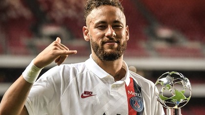 Neymar, gest rar care arată partea mai puţin ştiută despre el. Brazilianul a fost declarat omul meciului cu Atalanta, dar nu a păstrat trofeul. Cui i l-a oferit