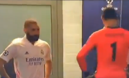  VIDEO | Benzema, criză de nervi la pauza cu Gladbach. Atacantul şi-a luat pe sus un coechipier: ”Face numai ce vrea!”