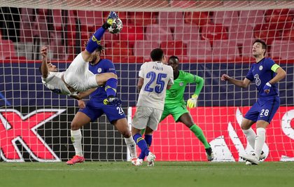 VIDEO | Mehdi Taremi scrie istorie în Liga Campionilor, deşi Porto a fost eliminată! Recordul stabilit după 'foarfeca' fabuloasă de la Sevilla