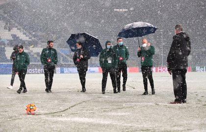 VIDEO | Ninge ca în poveşti la Bergamo. Atalanta - Villarreal a fost amânat pentru joi!