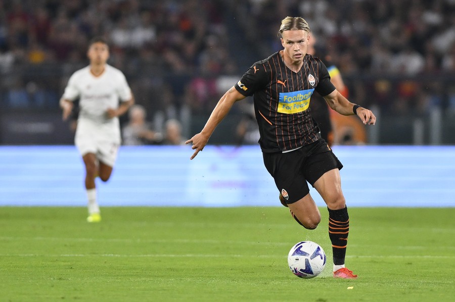VIDEO | Mihailo Mudryk, noua senzaţie propusă de Şahtior fotbalului european. Vârful de 21 de ani e primul jucător care contribuie la patru goluri în grupele UCL