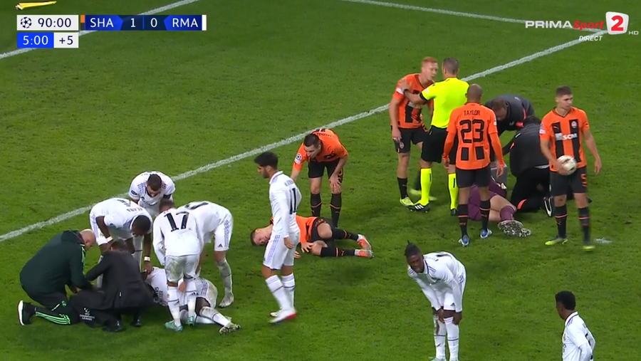 VIDEO | Panică la ultima fază a meciului Şahtior - Real Madrid. Rudiger, ciocnire dură cu portarul Trubin