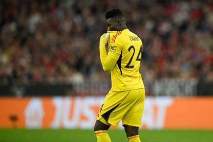 VIDEO ǀ Ce gafă comite Onana! Portarul lui United a scăpat mingea bizar la un şut slab