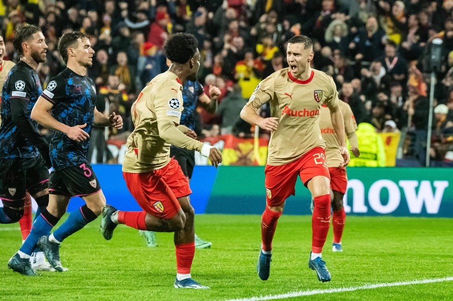 VIDEO | FC Sevilla, OUT din cupele europene! Lens se impune şi merge în Europa League. Arsenal şi PSV continuă în Champions League