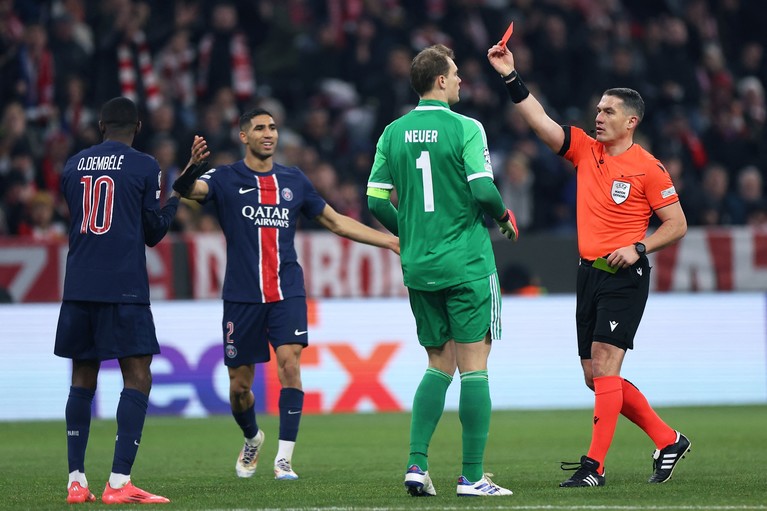 Francezii au luat luat foc, după ce Istvan Kovacs l-a eliminat pe Dembele în duelul Bayern - PSG: „Kovacs, eşti un nenorocit murdar!"