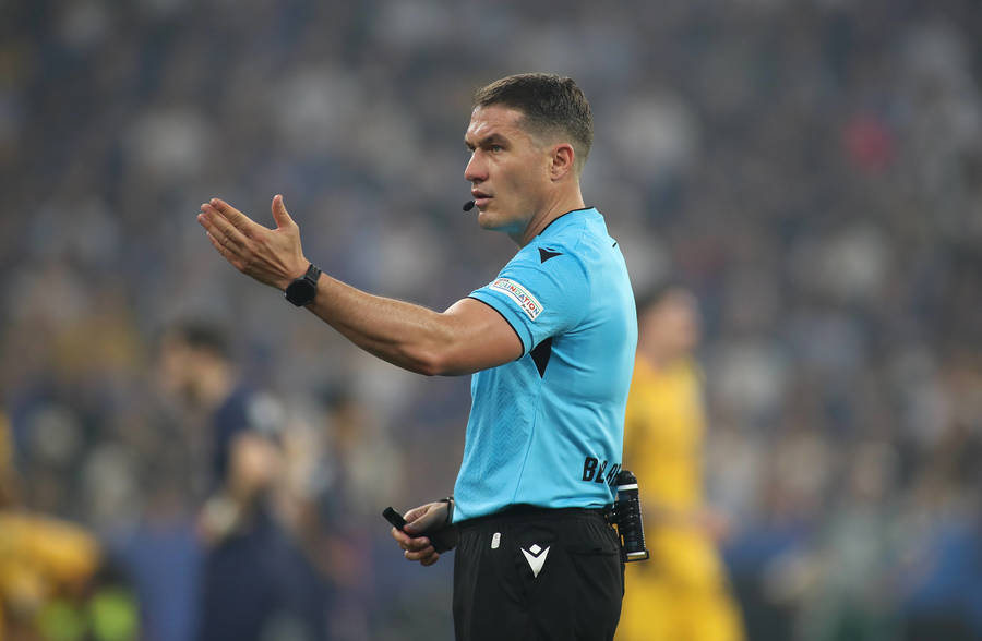 Istvan Kovacs, lăudat pentru prestaţia de sâmbătă! "Este arbitrul numărul 1 din Europa"