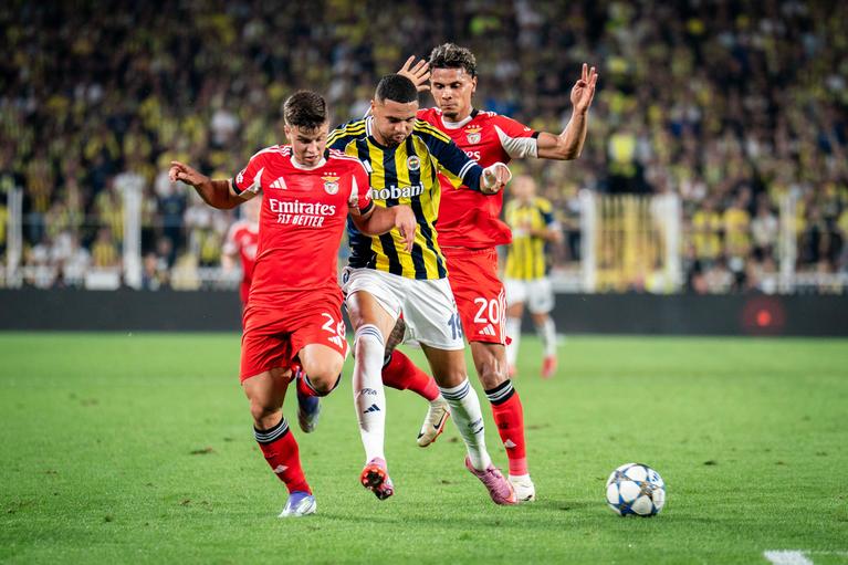 Ultimele meciuri din play-off-ul Champions League se văd la Prima Sport! Benfica – Fenerbahce este capul de afiş