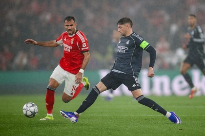 VIDEO | Finaluri electrizante în ultima etapă din Champions League. U-LU-I-TOR! Portarul Benficăi înscrie în poarta Realului! Chivu şi Inter câştigă la Dortmund.