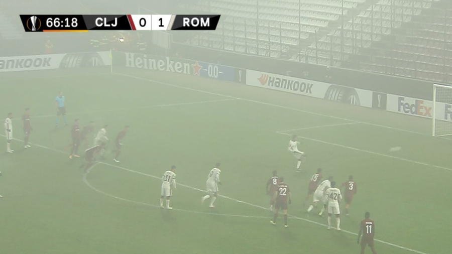 VIDEO: Momentul care a pecetluit partida cu AS Roma. Camora face o greşeală, iar Bălgrădean provoacă un penalty