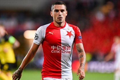 VIDEO: Stanciu, super reuşită în Europa League pentru Slavia Praga. Portarul a fost surprins de forţa execuţiei