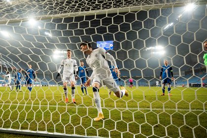 Mesajul postat de Ianis Hagi, după reuşita din Europa League. "Sunt încântat. Am înscris primul meu gol oficial cu capul"