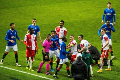 UEFA a deschis o anchetă după acuzaţiile de rasism de la meciul Rangers - Slavia Praga! Clubul ceh neagă un incident rasist şi depune o plângere penală