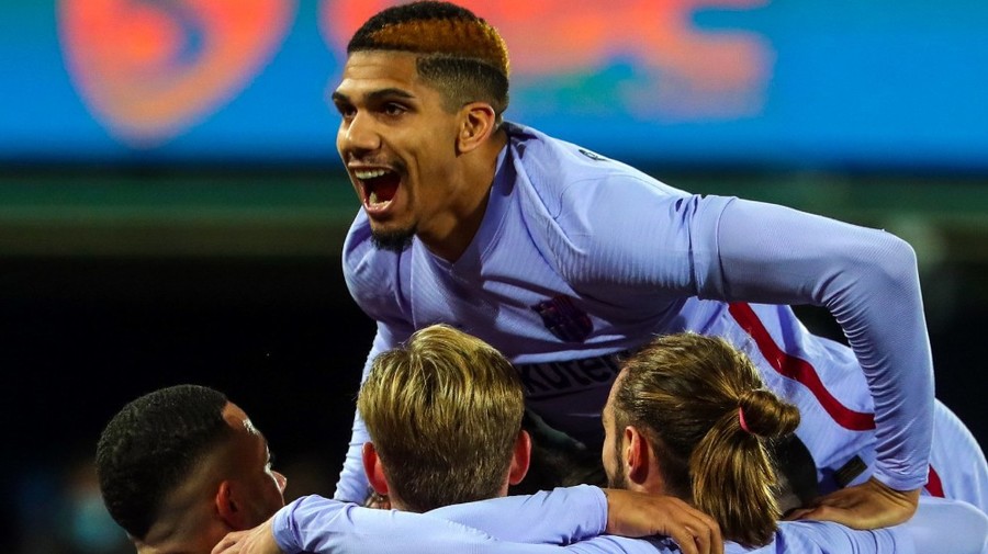 Barcelona va întâlni echipa Eintracht Frankfurt, în sferturile Ligii Europa. Cu cine vor juca echipele lui Valentin Mihăilă şi Ianis Hagi 