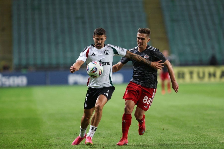 Calificare cu ceva emoţii pentru Edi Iordănescu în Europa League. Urmează un duel cu o echipă importantă