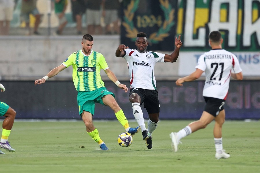 Înfrângere dură pentru Edi Iordănescu în Europa League. Deplasare de coşmar pentru Legia Varşovia la Larnaca