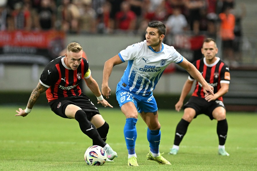 VIDEO | CA-LI-FI-CA-RE! Universitatea Craiova merge în play-off-ul Conference League! Oltenii au tremurat serios în returul de la Trnava