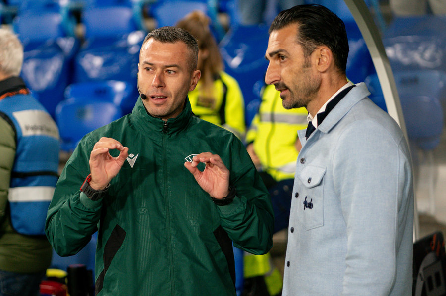 VIDEO | Elias Charalambous sare în apărarea lui Ngezana: „Nu cred că este o greşeală. Nu o văd ca pe o eroare”