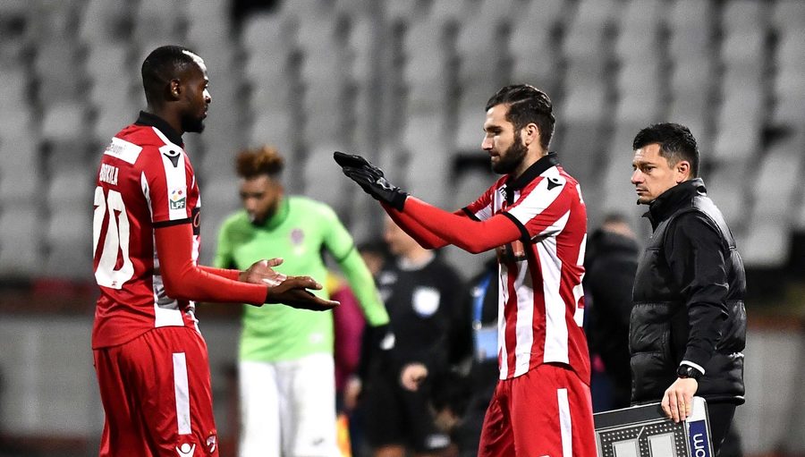 ”Mi-am irosit cel puţin 5 ani din carieră. Nu e normal să fiu scos eu vinovat”. Strigătul de disperare al fotbalistului blocat la Dinamo 