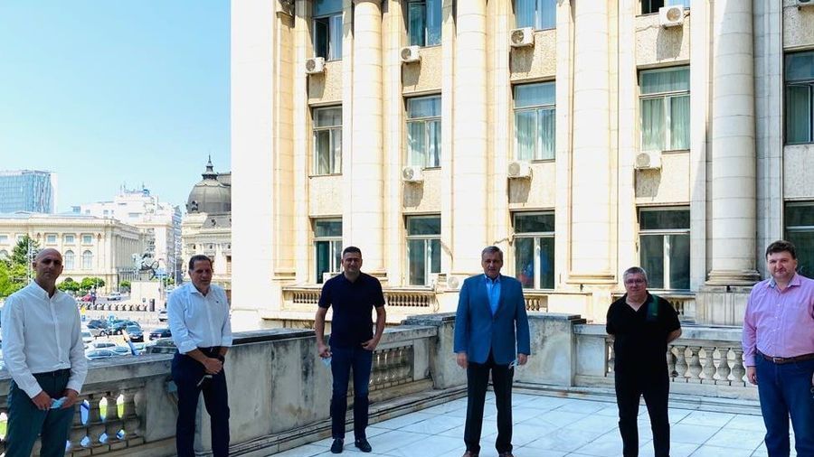 Fanii din Programul DDB au dubii faţă de investitorii spanioli. Câţi bani au ajuns, de fapt, în conturile clubului