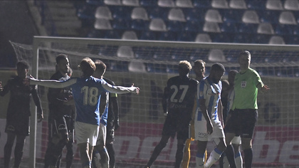 VIDEO |  Poli Iaşi - Viitorul 0-3 la masa verde! Scene incredibile: nocturna se stinge din nou când gazdele marchează pentru 2-1 şi arbitrul fluieră finalul meciului!