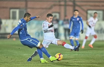 VIDEO | Hermannstadt câştigă cu 3-2 în faţa Voluntariului, graţie golului marcat pe final de cel mai bătrân fotbalist din Casa Liga 1, Răzvan Dâlbea 