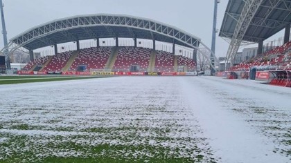 Probleme cu gazonul la Arad! Sistemul de încălzire n-a funcţionat