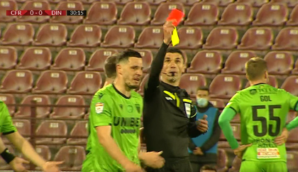 VIDEO | Dinamo, "decimată" în doar şase minute. Anton şi Bejan, eliminaţi de Marcel Bârsan. Reacţia dură a fanilor din PCH