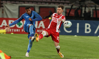 Situaţia de la Dinamo provoacă îngrijorare în rândul foştilor mari jucători. Conducerea, atacată subtil:  "Dacă era la noi, Mircea Lucescu era dat la o parte pentru că e pensionar"