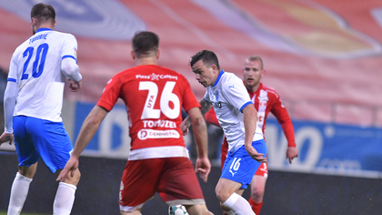 VIDEO | UTA Arad - Universitatea Craiova 1-0. Liviu Antal îi provoacă primul eşec lui Laurenţiu Reghecampf pe banca oltenilor