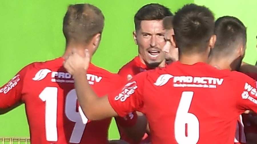 VIDEO | Meci cu de toate la Mioveni! Chindia a câştigat cu golul fabulos al lui Popadiuc, Şerban a oferit ratarea sezonului, iar gazdele au avut un gol anulat eronat