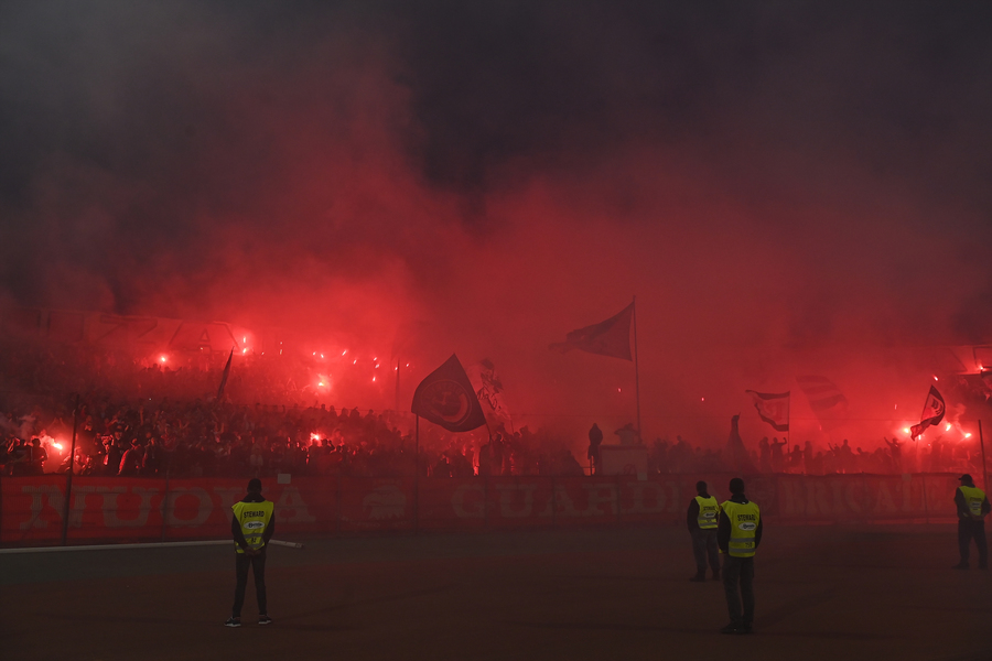 Se închide o importantă filă de istorie în Liga 1! Dinamo, retrogradată după 74 ani petrecuţi doar în prima divizie şi 34 de trofee câştigate