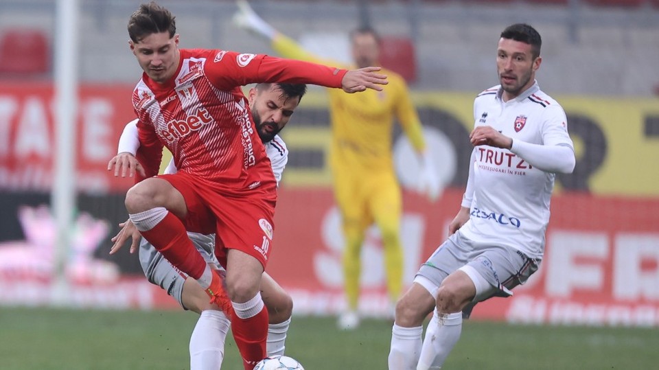 //i0.1616.ro/media/581/3142/38109/20771251/1/uta-arad-fc-botosani-liga-1-casa-pariurilor-11-102-2021.jpg