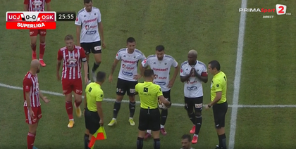 VIDEO | Sebastian Colţescu a oprit timp de zece minute meciul U Cluj - Sepsi din cauza scandărilor xenofobe