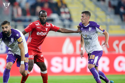 VIDEO | UTA - FC Argeş 0-1! Gazdele au ratat enorm şi au terminat meciul în 9 jucători