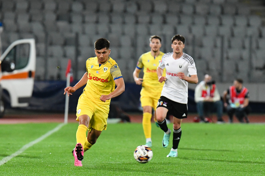 VIDEO | ”U” Cluj - Petrolul 1-2. Prahovenii se dezmorţesc brusc şi întorc meciul în 2 minute