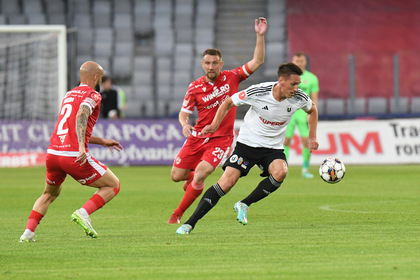 VIDEO | ”U” Cluj - Dinamo 3-3. Remiză frăţească care îi încurcă rău de tot pe ”câini”