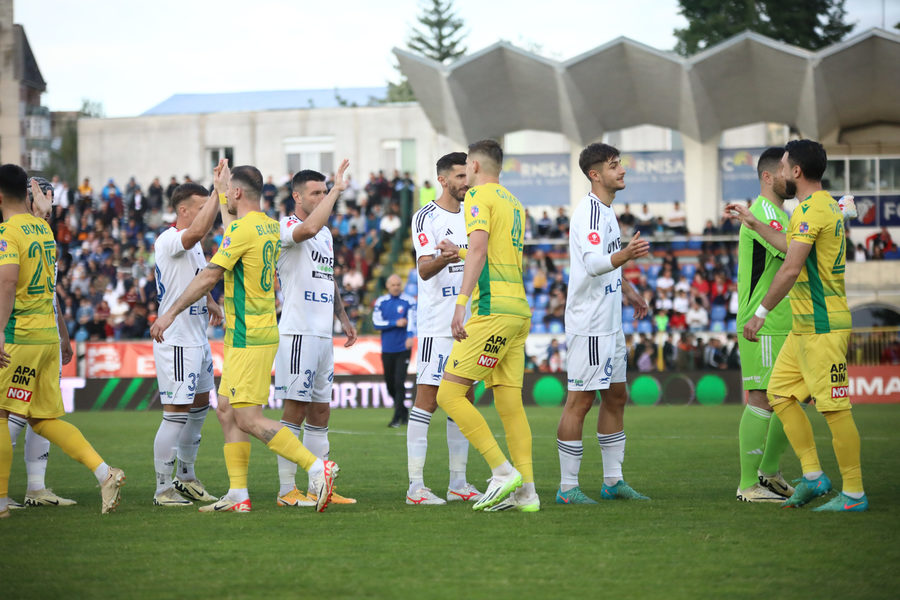 ULTIMĂ ORĂ | Cine arbitrează returul barajului dintre CS Mioveni şi FC Botoşani