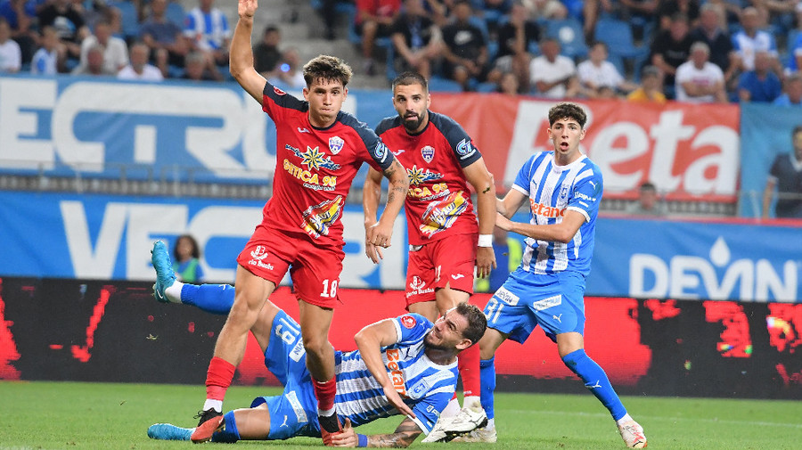 VIDEO | Universitatea Craiova - Gloria Buzău 5-1. Bătuta oltenească şi speranţe întemeiate de titlu