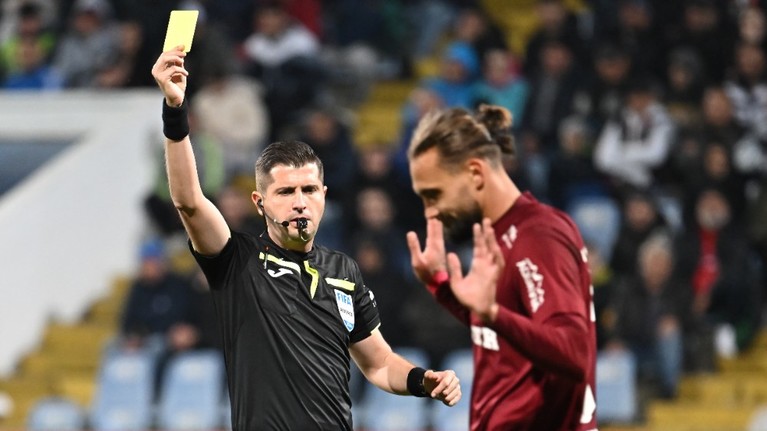 Discurs fără menajamente la adresa arbitrajului după Gloria Buzău - CFR Cluj: „Un arbitru valoros nu face asta” | EXCLUSIV