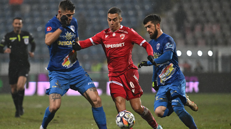 VIDEO | Gloria Buzău - Dinamo 0-1. ”Câinii” rezistă în inferioritate numerică şi urcă pe primul loc în Superliga