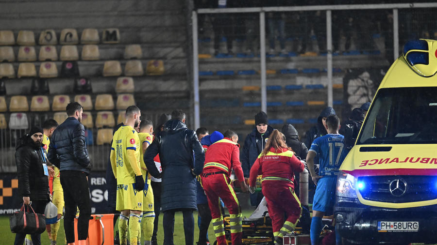 Petrolul a făcut anunţul după ce Roche a fost luat cu ambulanţa de la stadion: ”Starea lui de sănătate este stabilă!”

